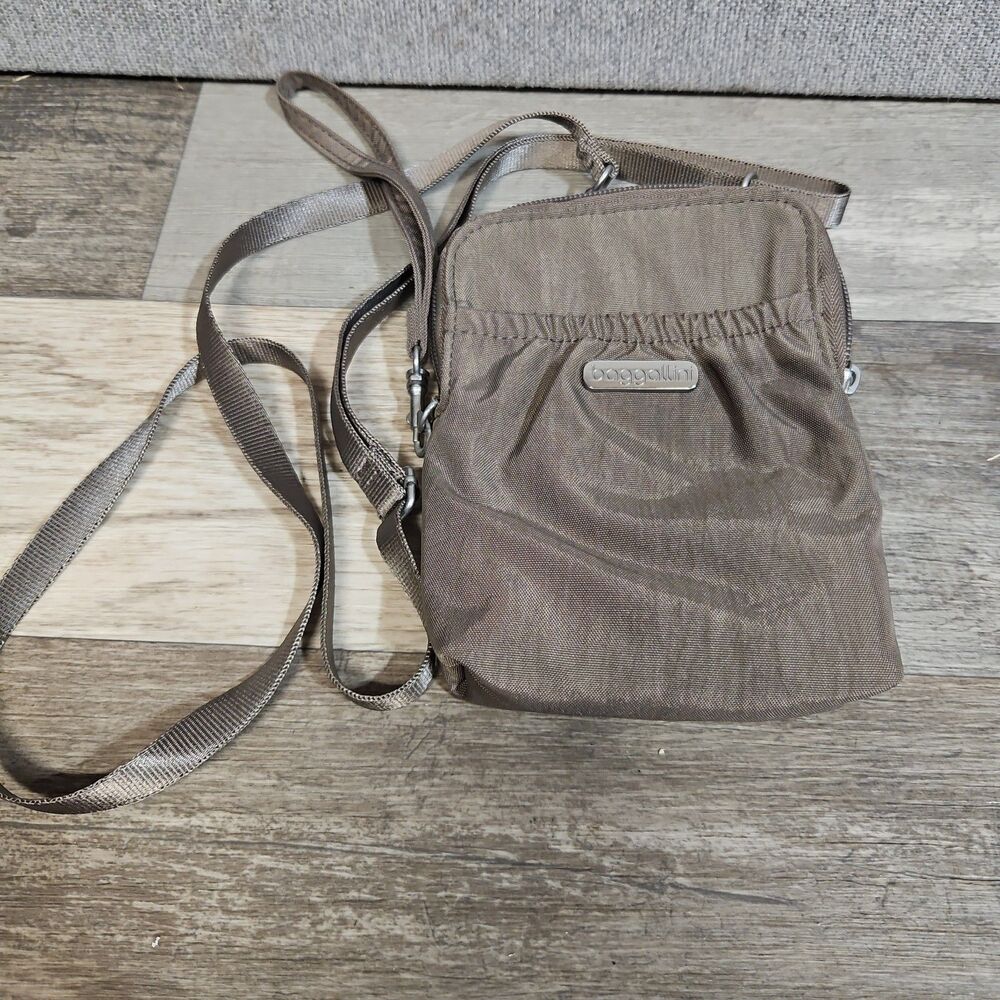 Baggallini RFID Bryant Mini Pouch 5X7 Pouch Card HOLDER Tan Preowned